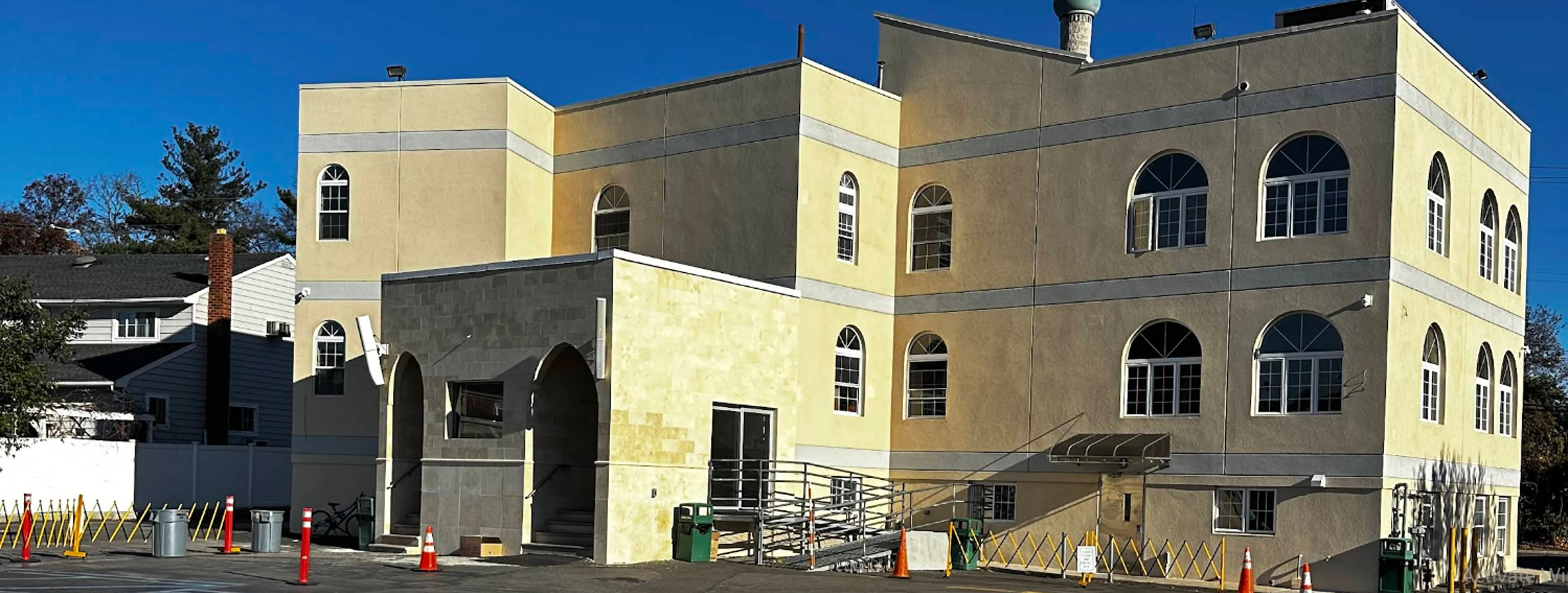 Exterior view of Masjid Hamza Islamic Center Valley Stream building